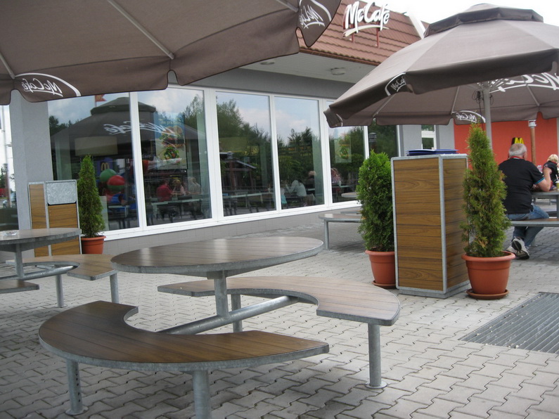 mcdonals hradecka D11