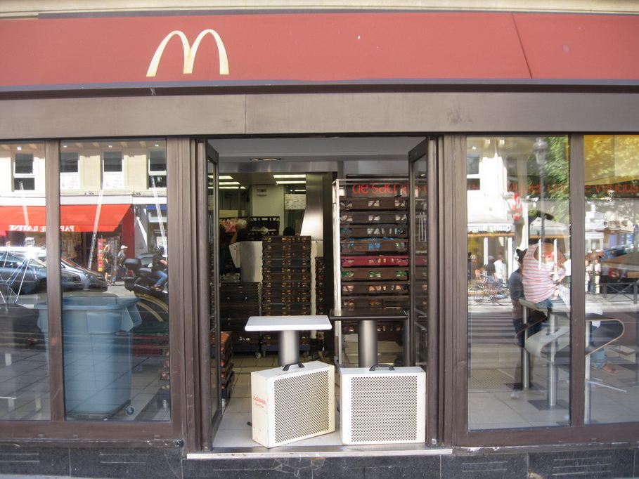 paris SAINT MICHEL mcdonald